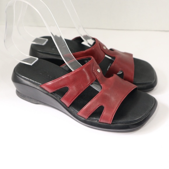 Clarks Red Leather Womens Sandals Shoes Size 6M - Picture 3 of 8